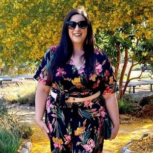 Plus size Black floral flower tropical crop top 3x